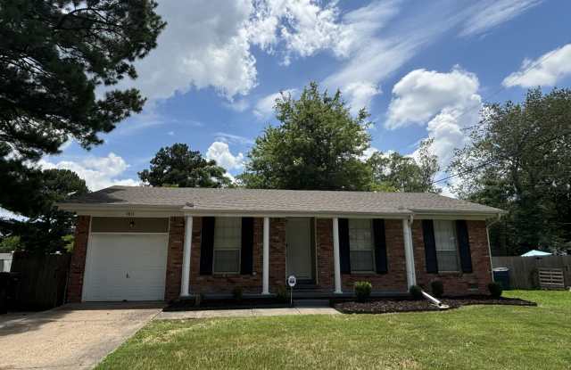 4817 Greenfield Dr Gallery 1