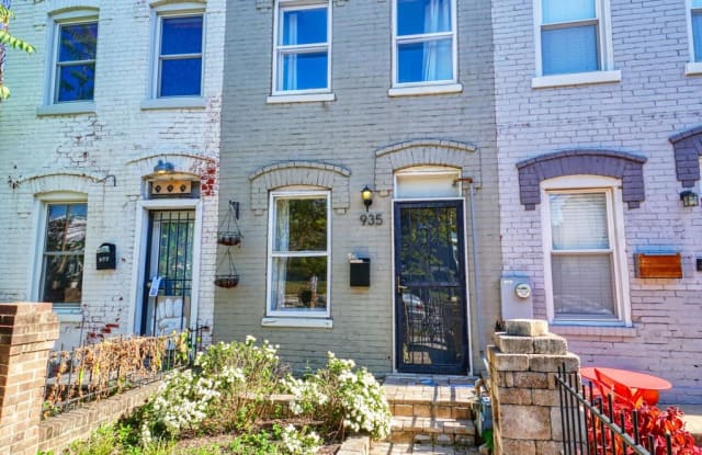 935 8TH STREET NE - 935 8th Street Northeast, Washington, DC 20002