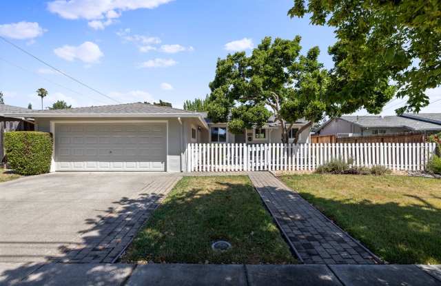 Updated 4 Bedroom 2 Bath North Napa Home photos photos
