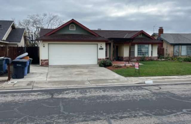 Nice home close to shopping and gas stations photos photos