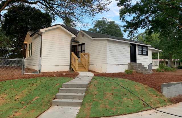 Cute 3 Bedroom Near Downtown for Pre-Lease Gallery 4