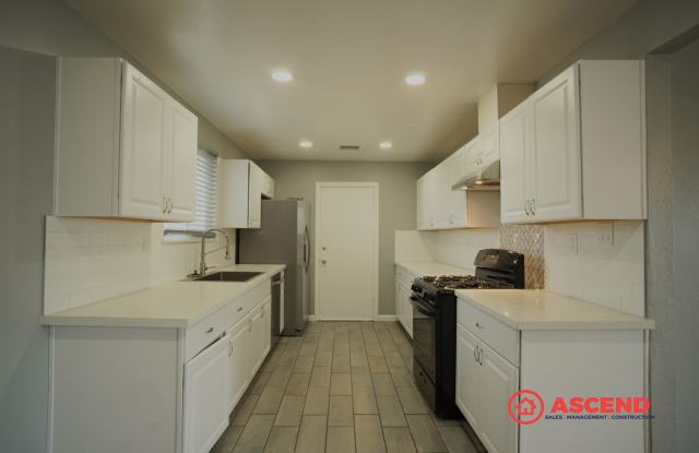 3-Bedroom Home In East Bakersfield! - 5000 Monterey Street, Kern County, CA 93306