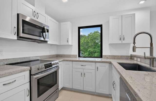 444 NW 41ST Street, Oakland Park, FL 33309 - 5142 photos photos