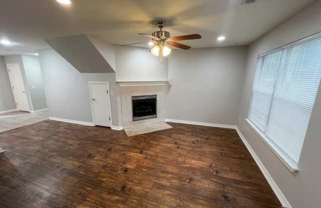 869 West Peachtree Drive Gallery 2