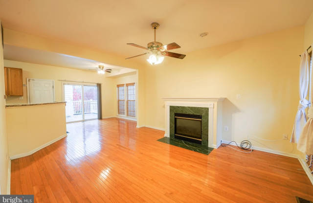 303 HIGHLAND RIDGE Avenue Gallery 3