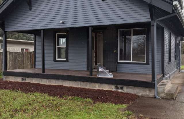 Newly Updated Santa Clara Neighborhood House - 680 Hunsaker Lane, Lane County, OR 97404