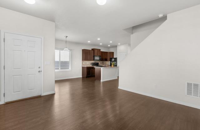 3 Bedroom 3 Bath Townhouse in Longmont Gallery 4