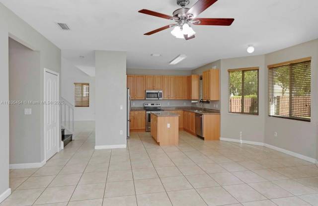 1909 SE 22nd Ct Gallery 3