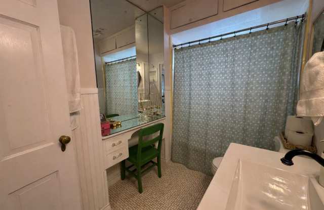 2529 Forest Park Boulevard Gallery 3