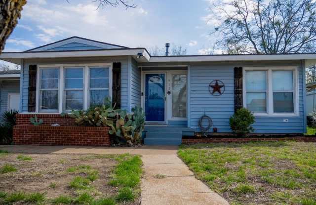 417 Live Oak Lane photos photos