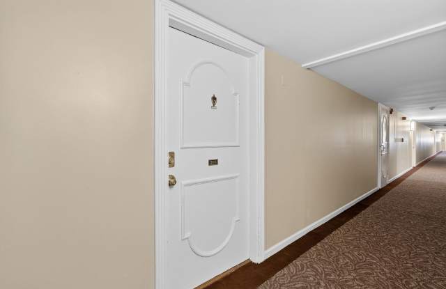 1 Bedroom Condo Walking distance to UofD  Showing - Showing Friday 10/9 2PM-2:15 Gallery 4