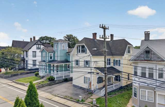 111 Laurel Hill Avenue Gallery 2