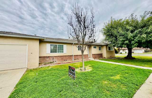 Southside Corner Lot 3 Bedroom, 2 Bath Home For Rent photos photos