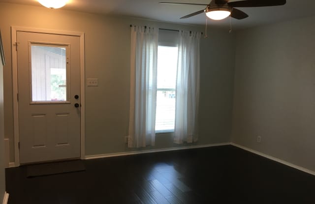 1607 Summit Street Gallery 2