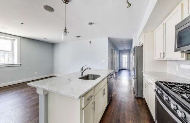 2 + 2 close to Rock Creek & 16th St:  PETS CASE BY CASE + Water & Trash Included Gallery 4