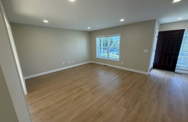 1140 Pin Oak Drive Gallery 2