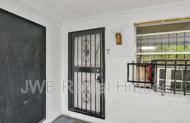 1823 Francis St  Unit 1 Gallery 2