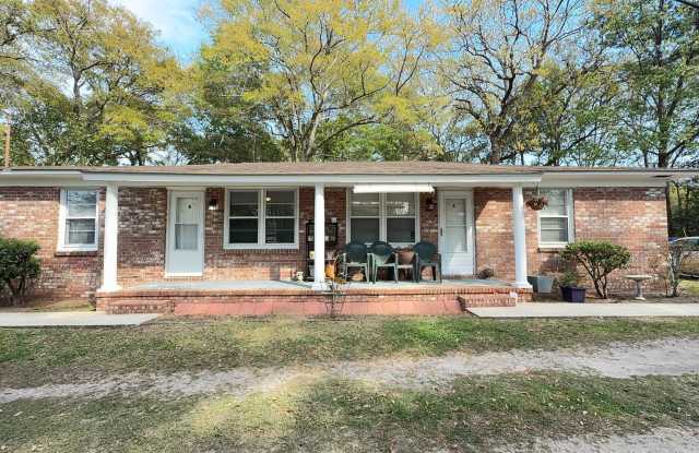2BR Duplex with Washer/Dryer + Fresh Updates + Lawn care included photos photos