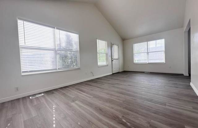 327 N 270 W Gallery 3