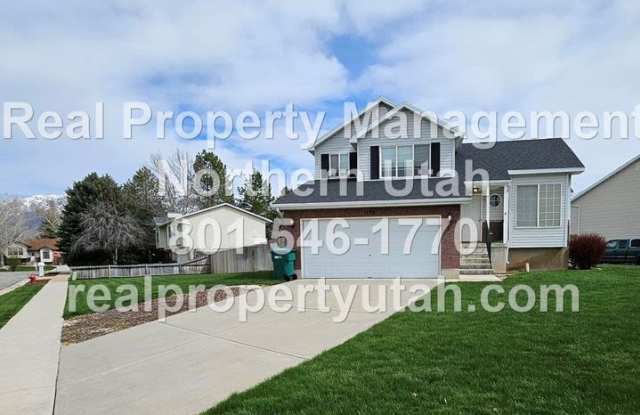 2 Bedroom 2.5 Bath Home in Harrisville Available! photos photos