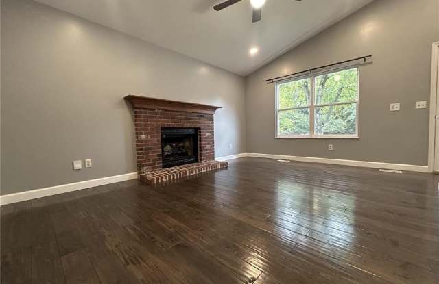 2423 Shiva Court Gallery 2