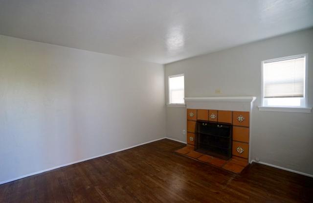 4790 College Ave Gallery 2