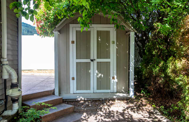 806 Ashley Drive - 1 Gallery 4