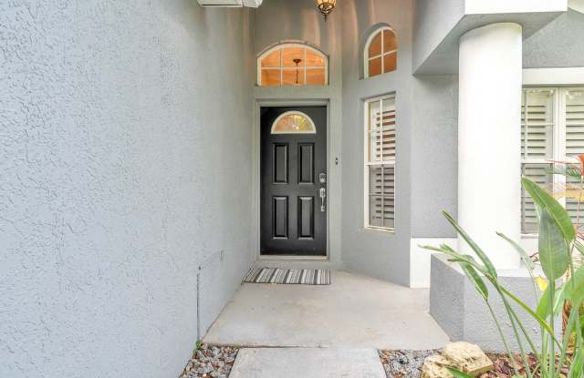 Elegant 3BD/2BA Pool Home, In Beautiful Community and Walkable Amenities Gallery 4