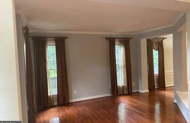 2106 TYSONS EXECUTIVE COURT Gallery 3