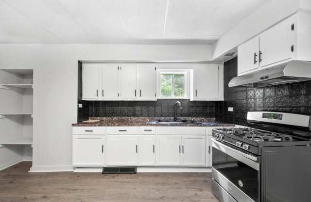 3 Bedrooms in Troy Hill Available Now! Accepting Section 8! - 1304 Firth Street, Pittsburgh, PA 15212 3 Bedrooms in Troy Hill Available Now! Accepting Section 8! - 1304 Firth Street, Pittsburgh, PA 15212