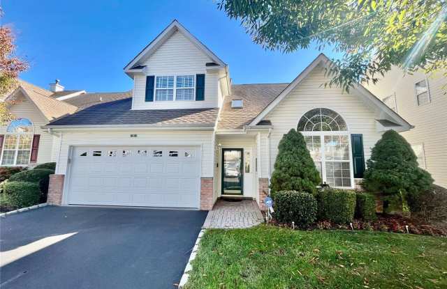 8 Peters Path - 8 Peters Path, Mount Sinai, NY 11766