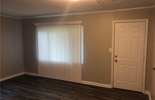 3115 North Temple Avenue Gallery 3