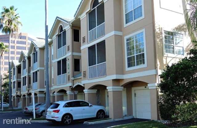 2210 Bay Club Circle Gallery 4