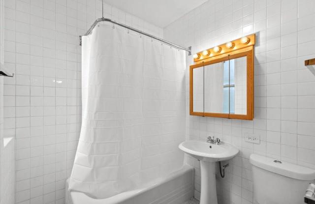 1537 W Addison photos photos