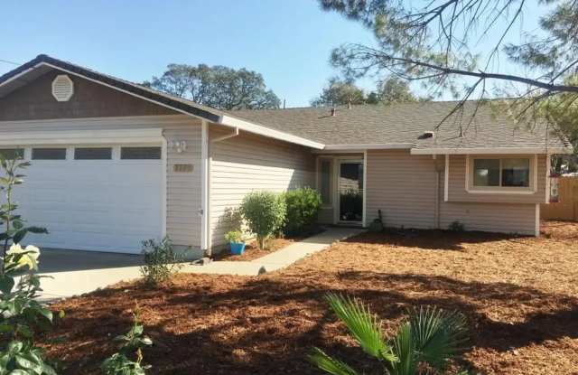 4 Bedroom home in North Redding Gallery 3
