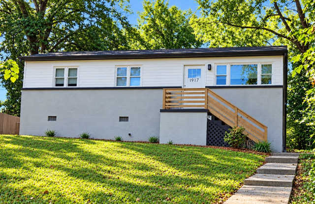 *Knoxville 37915 - 3 bedroom, 2 bath home - Contact Brad Croisdale (865) 805-9964 Gallery 1
