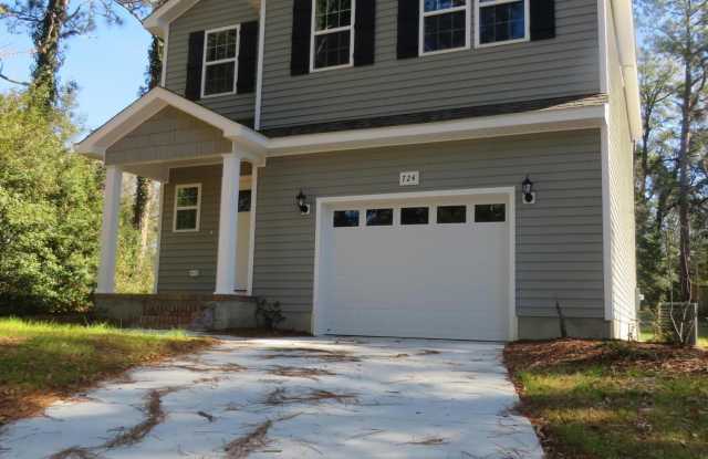 724 N Chapin Road photos photos