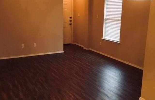 349 Armstrong Lane Gallery 2
