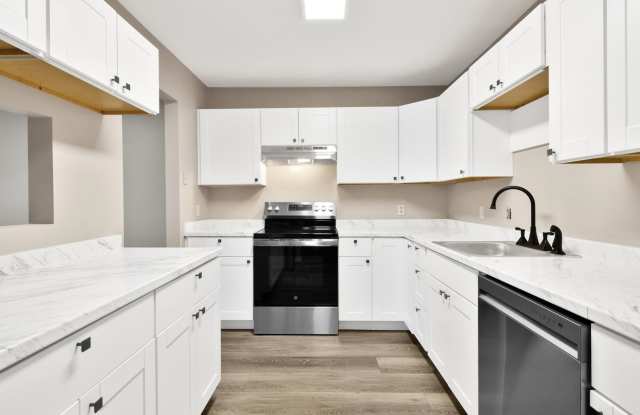Modern 3-Bedroom Duplex in Holiday Hills, Traverse City photos photos