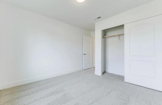 95 E 22nd Pl Gallery 2