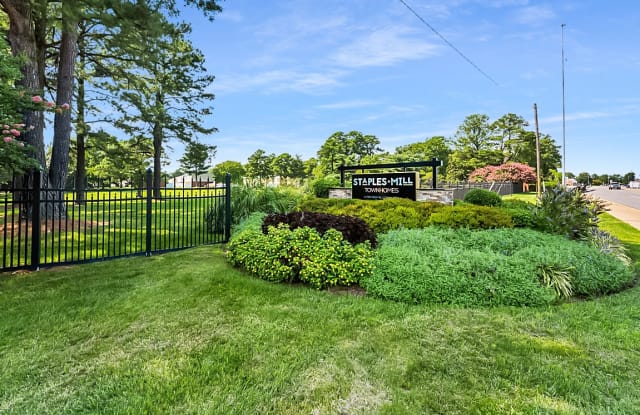 Staples Mill Townhomes photos photos