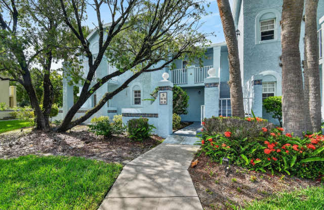 1606 SE Green Acres Circle Gallery 2
