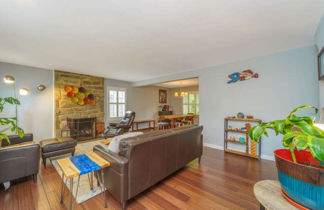 Meticulously Maintained 4 BR 2.5 BA Home in Burke, VA photos photos