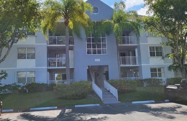 8520 Sw 212th St photos photos
