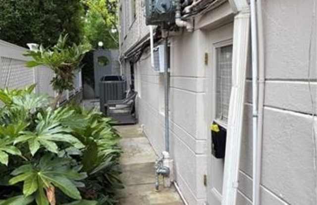 1511 ROBERT Street Gallery 2
