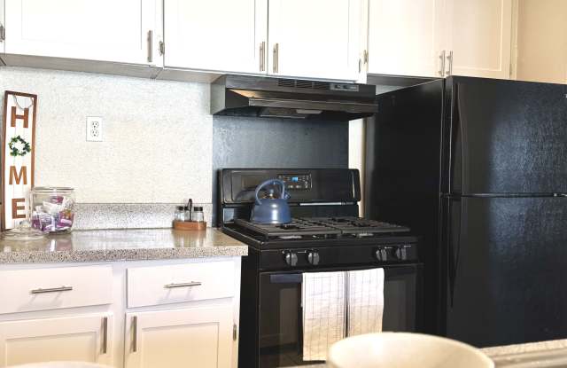Fairfax Apartments Gallery 3