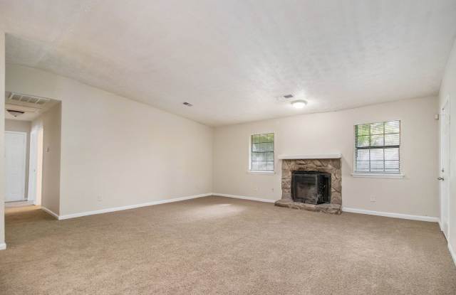 3 bdrm, 2 bath in Lithonia Gallery 4
