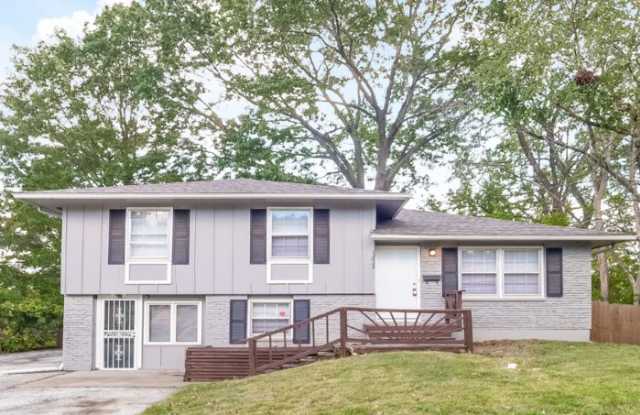 13624 Spring Street - 13624 Spring Street, Grandview, MO 64030