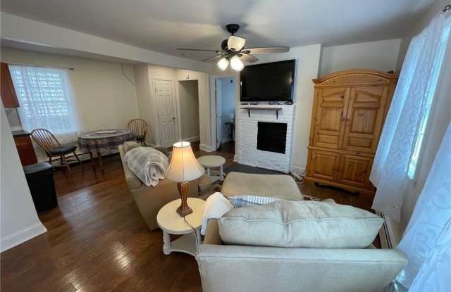 12 Callender Avenue Gallery 4