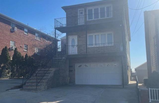 370 Henry Street Apt. 2 photos photos